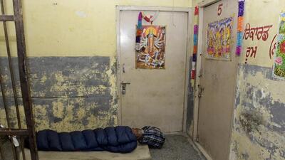 Two city buses have been deployed, which ferry the homeless to the night shelters from Jagraon bridge, Durga Mata Mandir, Vishwakrama Chowk, railway station road, Bharat Nagar Chowk and Jalandhar Bypass, Ludhiana. MC joint commissioner said surprise inspections will be conducted again in the near future. (Gurpreet Singh/HT)