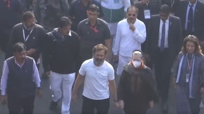 Former Congress chief Sonia Gandhi joined Bharat Jodo Yatra with son Rahul Gandhi in Delhi this morning. (ANI)