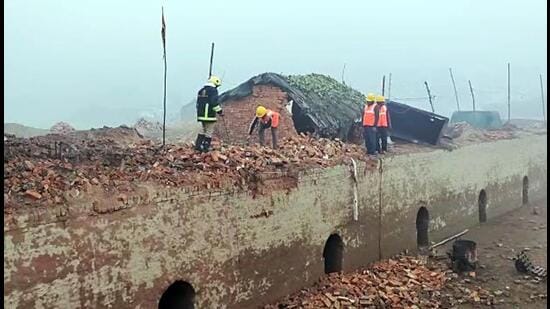 SDRF and fire department continue rescue and relief operations in Bihar's Motihari on Saturday. (ANI)