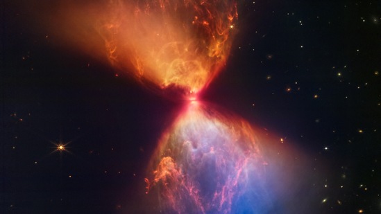 The protostar within the dark cloud L1527, shown in this image from James Webb Space Telescope Near-Infrared Camera (NIRCam), is embedded within a cloud of material feeding its growth. (NASA, ESA, CSA, STScI)