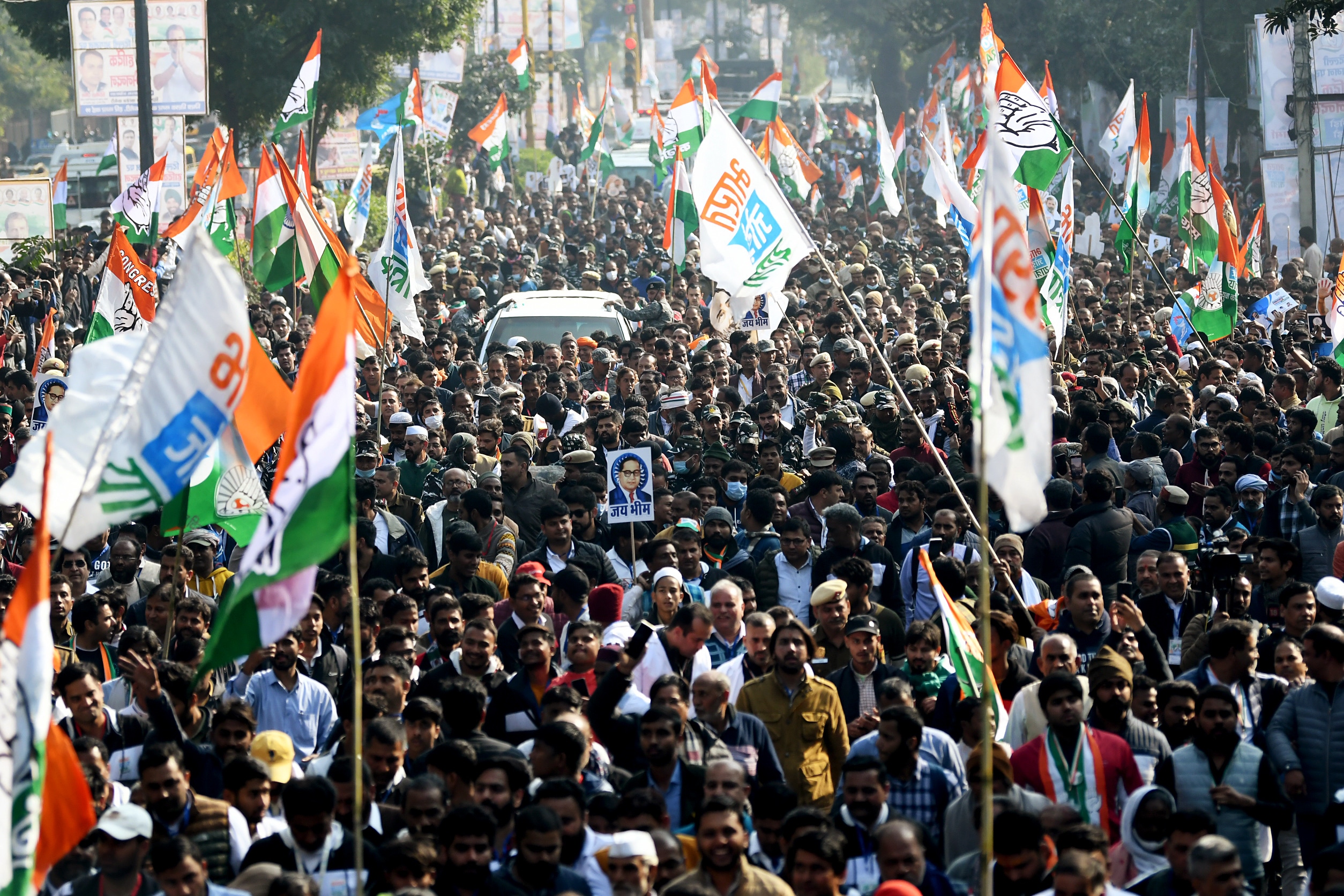 Congress supporters join Bharat Jodo Yatra. (Shrikant Singh) Congress supporters join Bharat Jodo Yatra. (Shrikant Singh)