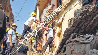 35 rescued after slab collapses in dilapidated Nala Sopara building 35 rescued after slab collapses in dilapidated Nala Sopara building