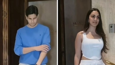 Sidharth Malhotra and Kiara Advani at Manish Malhotra's home. Sidharth Malhotra and Kiara Advani at Manish Malhotra's home.