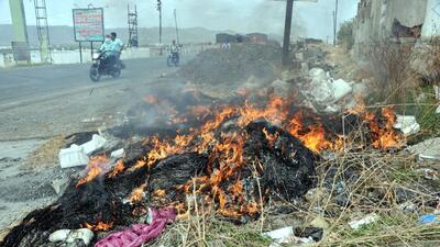 Residents fear respiratory problems for both children and senior citizens with the constant consumption of toxins from the smoke. (HT FILE PHOTO)