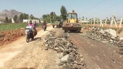 The development of roads connecting to the Isha Yoga foundation in the Chikkaballapura district. (HT Photo) The development of roads connecting to the Isha Yoga foundation in the Chikkaballapura district. (HT Photo)