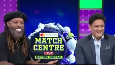 Chris Gayle (L) with Anil Kumble (YouTube) Chris Gayle (L) with Anil Kumble (YouTube)