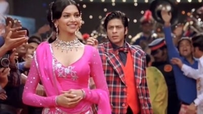 Shah Rukh Khan and Deepika Padukone in a still from Om Shanti Om (2007).