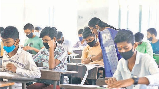 Even as the board examinations are scheduled to be held in February next year but there is no sign of giving uniforms to students of these classes. (HT file photo)