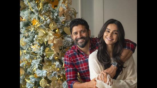 Farhan and Shibani at their Mumbai house, pose exclusively for HT City. (Photo by Satish Bate/ Hindustan Times) (CREDIT: Satish Bate/ Hindustan Times)