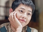 Song Joong Ki is reportedly dating a non-celebrity woman from Britain. Song Joong Ki is reportedly dating a non-celebrity woman from Britain.