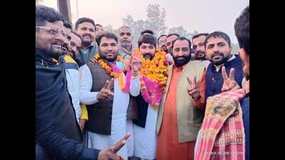 After days of high drama and exchange of serious allegations between Bhartiya Janata Party (BJP) and Aam Aadmi Party (AAP), Saffron Party backed independent candidate Rajesh Kumar Ladi was elected unopposed as the Ambala Zila Parishad chairperson on Monday. (HT PHOTO) After days of high drama and exchange of serious allegations between Bhartiya Janata Party (BJP) and Aam Aadmi Party (AAP), Saffron Party backed independent candidate Rajesh Kumar Ladi was elected unopposed as the Ambala Zila Parishad chairperson on Monday. (HT PHOTO)