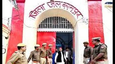 Akhilesh visited Kanpur jail to meet party lawmaker Irfan Solanki (Sourced)