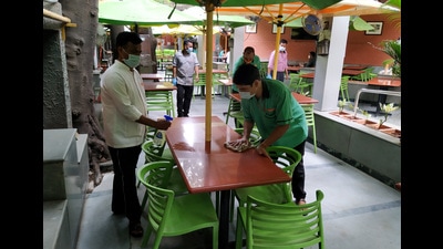As per stats, dine-in footfalls have increased from 1 lakh during COVID-hit 2021 to 12.5 lakhs this year. (HT FILE PHOTO) As per stats, dine-in footfalls have increased from 1 lakh during COVID-hit 2021 to 12.5 lakhs this year. (HT FILE PHOTO)