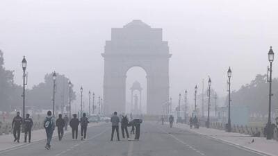 Dense fog engulfs India Gate. (ANI Photo) Dense fog engulfs India Gate. (ANI Photo)
