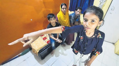 Thane, India - December , 26, 2022: 9-yr-old Harshita Pande chases trio who stole family jewellery , India, on,Monday, December, 26, 2022. ( Praful Gangurde / HT Photo)