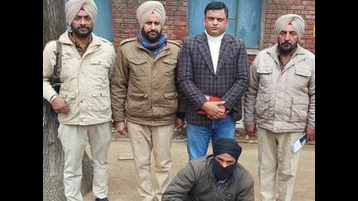 The arrested accused has been identified as Gurvinder Chand alias Kevra of Sarje Chak village of Gurdaspur. (HT photo) The arrested accused has been identified as Gurvinder Chand alias Kevra of Sarje Chak village of Gurdaspur. (HT photo)
