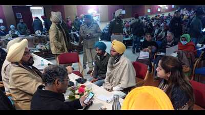The minister of the NRI affairs, Kuldeep Singh Dhaliwal on Monday met with the NRI Punjabis belonging to seven malwa district. (HT photo) The minister of the NRI affairs, Kuldeep Singh Dhaliwal on Monday met with the NRI Punjabis belonging to seven malwa district. (HT photo)