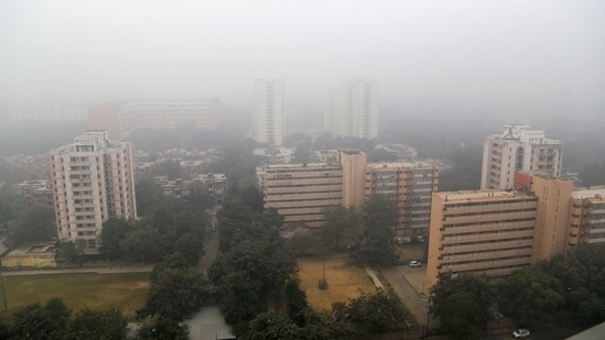People in Mount Abu, Rajasthan woke up to snow-covered grounds. The lowest minimum temperature of 0.0°C was reported over Rajasthan's Churu.&nbsp;(PTI)