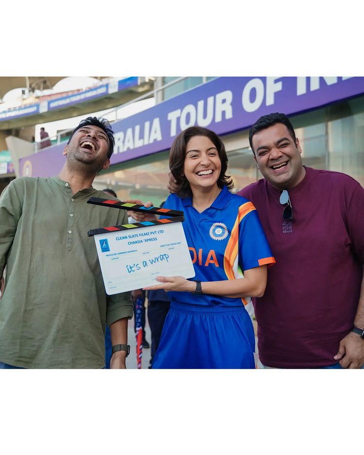 Actor Anushka Sharma with director Prosit Roy and producer Karnesh Ssharma on the last day of filming for Chakda Xpress.