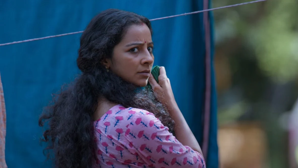 Actor Darshana Rajendran in a still from the Malayalam film Jaya Jaya Jaya Jaya He.