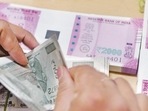Rupee vs Dollar today: Rupee opened at 82,71. Rupee vs Dollar today: Rupee opened at 82,71.