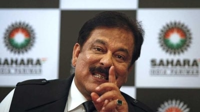 In a major blow to the Sahara Group, SEBI has issued the orders to attach bank accounts of Sahara group. In a major blow to the Sahara Group, SEBI has issued the orders to attach bank accounts of Sahara group.
