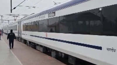 Vande Bharat Express. (ANI videograb) Vande Bharat Express. (ANI videograb)