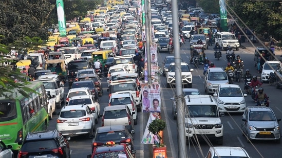 Robust public transport networks deter the use of cars, decongest roads, reduce carbon emissions. Globally, several cities have prioritised developing last-mile ecosystems and a dense public transport network. (HT Photo)