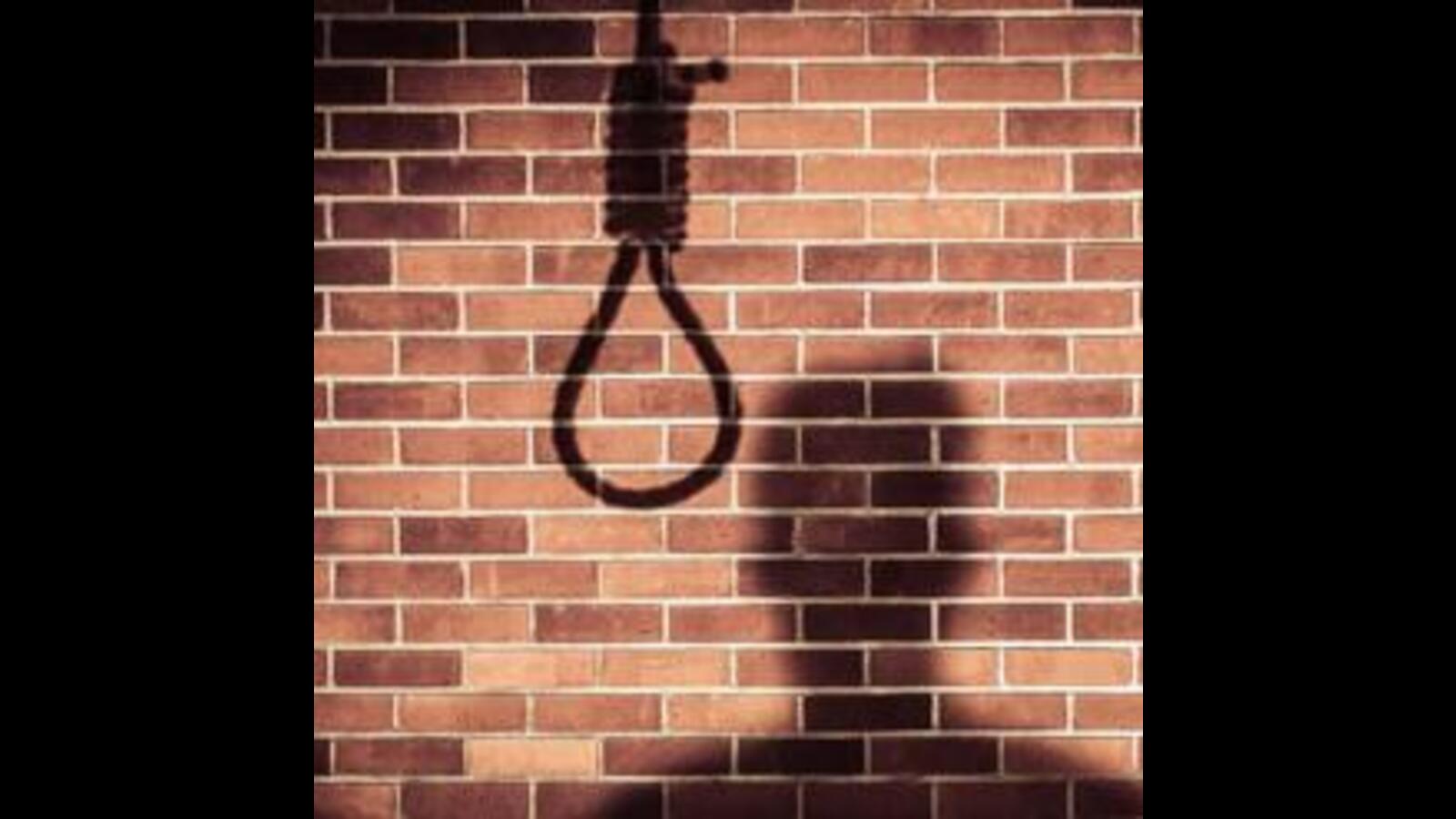 पुणे: पति के अफेयर के चलते महिला ने की आत्महत्या