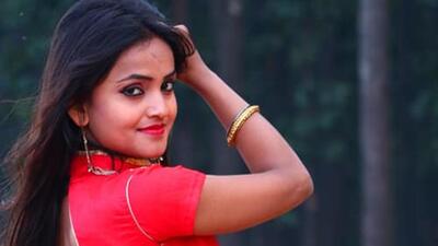 A Jharkhand-based actress, Isha Alya, was allegedly shot dead by highway robbers at Howrah in West Bengal early Wednesday morning. A Jharkhand-based actress, Isha Alya, was allegedly shot dead by highway robbers at Howrah in West Bengal early Wednesday morning.
