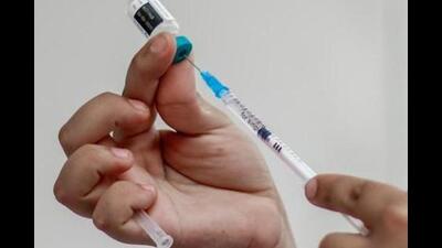 According to statistics, 99.5 lakh people in the district have received the first dose, while only 9.8 lakh have taken the preventive booster dose. (REPRESENTATIVE IMAGE) According to statistics, 99.5 lakh people in the district have received the first dose, while only 9.8 lakh have taken the preventive booster dose. (REPRESENTATIVE IMAGE)