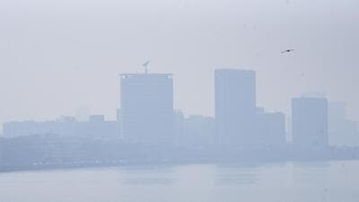 As a non-attainment city under the National Clean Air Programme, Mumbai has, until the 2021-22 financial year, received ₹750 crore for its air pollution-fighting measures. However, despite the funds, Central Pollution Control Board’s data shows that Mumbai PM 10 levels have declined since 2017 but have increased from 98 ug/m3 in 2020-21 to 106 ug/m3 in 2021-22, about two times the CPCB’s safety limit of 60 ug/m3. (Vijay Bate/HT Photo) As a non-attainment city under the National Clean Air Programme, Mumbai has, until the 2021-22 financial year, received ₹750 crore for its air pollution-fighting measures. However, despite the funds, Central Pollution Control Board’s data shows that Mumbai PM 10 levels have declined since 2017 but have increased from 98 ug/m3 in 2020-21 to 106 ug/m3 in 2021-22, about two times the CPCB’s safety limit of 60 ug/m3. (Vijay Bate/HT Photo)