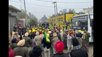 As the news of the death of the farmer spread, the protesters quit the sampling midway. (HT file photo) As the news of the death of the farmer spread, the protesters quit the sampling midway. (HT file photo)