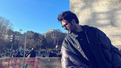 Kartik Aaryan posed outside a Metro station in Paris. Kartik Aaryan posed outside a Metro station in Paris.