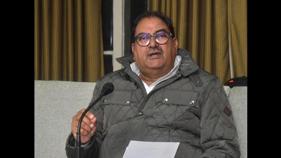 Missing liquor: Congress legislators join INLD MLAs shout over rejected notice (HT Photo) Missing liquor: Congress legislators join INLD MLAs shout over rejected notice (HT Photo)