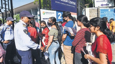 New Delhi, India - July 15, 2022: Students arrive to appear for the first slot of Common University Entrance Test for undergraduate admissions (CUET-UG) at North campus in New Delhi, India, on Friday, July 15, 2022. (Photo by Amal KS / Hindustan Times) (Hindustan Times) New Delhi, India - July 15, 2022: Students arrive to appear for the first slot of Common University Entrance Test for undergraduate admissions (CUET-UG) at North campus in New Delhi, India, on Friday, July 15, 2022. (Photo by Amal KS / Hindustan Times) (Hindustan Times)