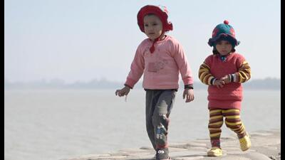 The city recorded a low of 5.1°C on Wednesday, which is a degree below normal. (Ravi Kumar/ HT)