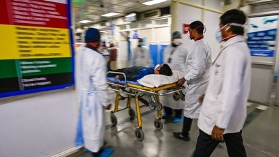 A mock drill being conducted in the wake of the Centre's advisory amid a spurt in Covid-19 cases in some countries. (HT Photo/Raj K Raj) A mock drill being conducted in the wake of the Centre's advisory amid a spurt in Covid-19 cases in some countries. (HT Photo/Raj K Raj)