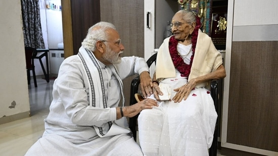 PM Modi with his mother when she celebrated her 99th birthday on June 18 this year.&nbsp;(source:Twitter/@narendramodi)