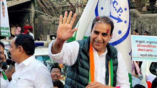 Mumbai: Former Maharashtra minister Anil Deshmukh waves at supporters after being released from Arthur Road jail, in Mumbai, Wednesday, Dec. 28, 2022. (PTI Photo/Kunal Patil) (PTI12_28_2022_000204B) (PTI)