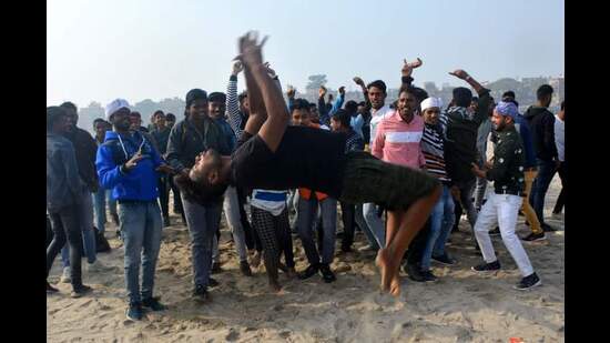 Revellers celebrating at Ganga Paar in Varanasi. (HT File)