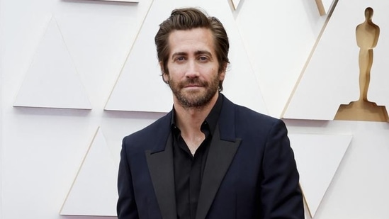 Jake Gyllenhaal poses on the red carpet during the Oscars arrivals at the 94th Academy Awards (REUTERS)