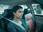 Driver Jamuna movie review: Aishwarya Rajesh plays a cab driver in the thriller. Driver Jamuna movie review: Aishwarya Rajesh plays a cab driver in the thriller.