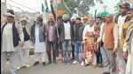 Farmers protest outside residences of CM Khattar, ministers over sugarcane SAP Farmers protest outside residences of CM Khattar, ministers over sugarcane SAP