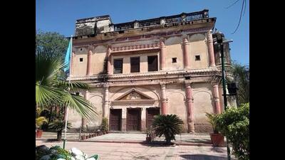 A historic relic of the Sikh kingdom, the mansion is now under the possession of Baring Union Christian College at Batala and the college is using it for its administrative works. (HT Photo) A historic relic of the Sikh kingdom, the mansion is now under the possession of Baring Union Christian College at Batala and the college is using it for its administrative works. (HT Photo)