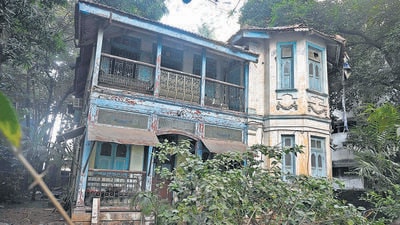 The society was founded on January 9, 1922, and its total area is 32,000 square yards divided into 52 plots which are on 11th Road, 12th Road and Linking Road in Khar West. It is located near Chitrakar Dhurandar Marg, named after famous artist M V Dhurandar, who was also a Pathare Prabhu. (Vijay Bate/HT Photo) The society was founded on January 9, 1922, and its total area is 32,000 square yards divided into 52 plots which are on 11th Road, 12th Road and Linking Road in Khar West. It is located near Chitrakar Dhurandar Marg, named after famous artist M V Dhurandar, who was also a Pathare Prabhu. (Vijay Bate/HT Photo)