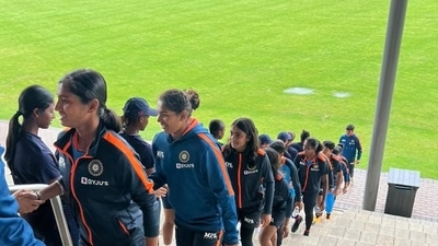 ndian players trooping out of the ground, shaking hands with their South African counterparts. (BCCIWomen/Twitter) ndian players trooping out of the ground, shaking hands with their South African counterparts. (BCCIWomen/Twitter)