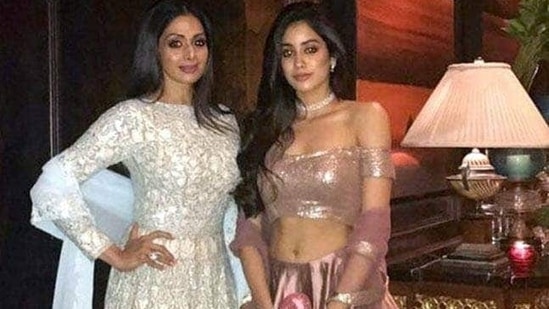 Indian Actress Sridevi Xxx Video S - Janhvi Kapoor recalls Sridevi being paired with older actors: 'She was 13  whenâ€¦' | Bollywood - Hindustan Times