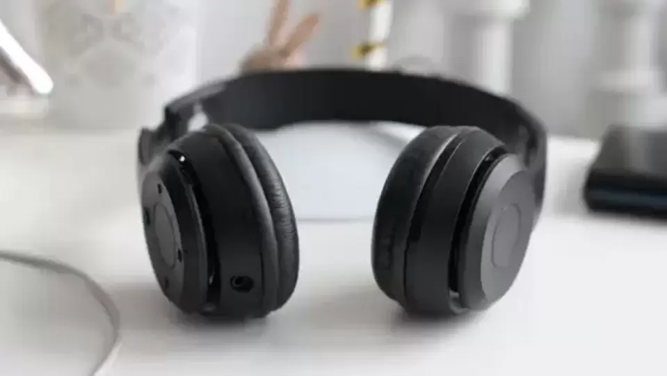 Best headphones under ₹ 5000 in 2022 HT Shop Now