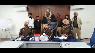 ₹ 50,000 was seized from the duo while travelling, while  ₹ 7,51,500 drug money was recovered from their apartment in Kharar. (HT Photo)